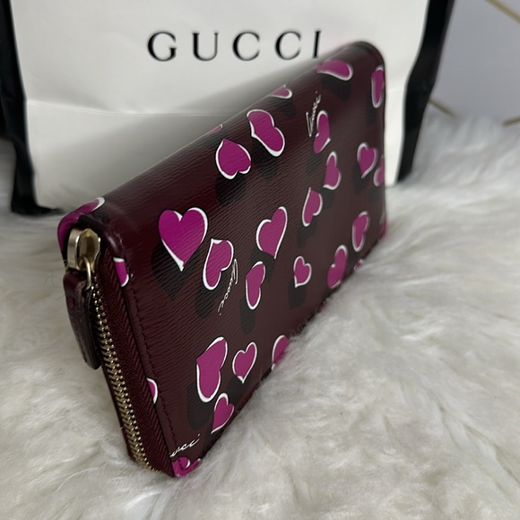 💯Authentic Gucci Heart Prints Long Wallet 🍀 - Picture 6 of 12